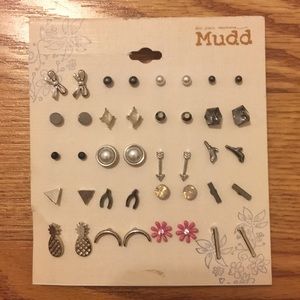 NWT MUDD Earrings